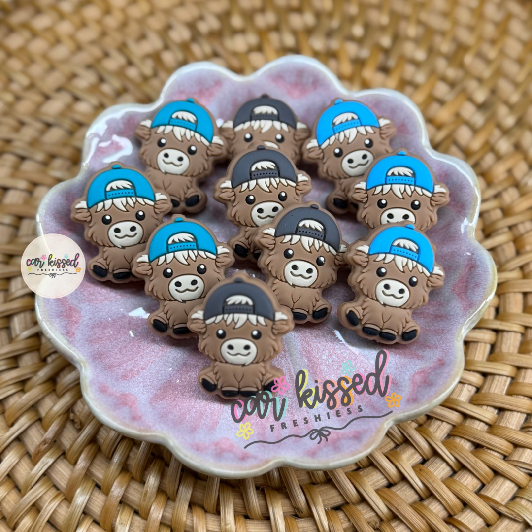 Cow w Backwards Hat Focal Beads